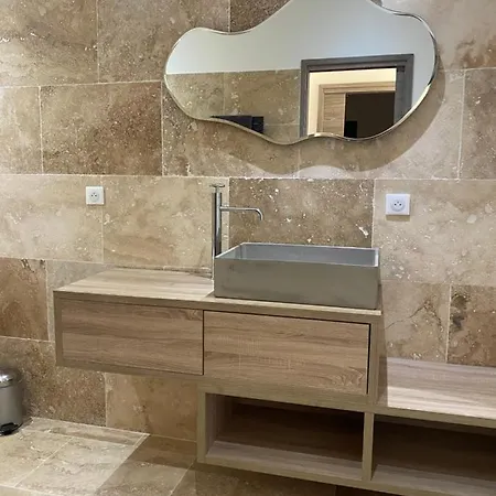 ヴィラ De Charme Avec Piscine A Ajaccio アラタ