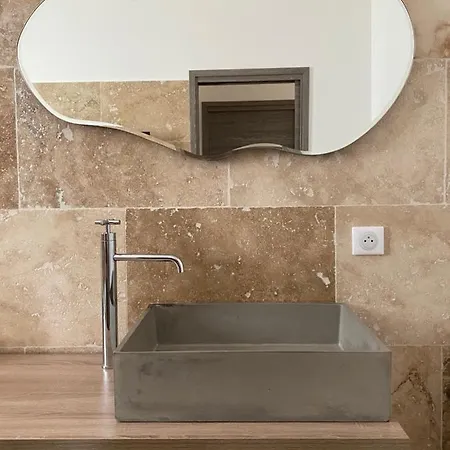 ヴィラ De Charme Avec Piscine A Ajaccio *