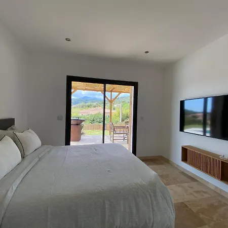 De Charme Avec Piscine A Ajaccio アラタ