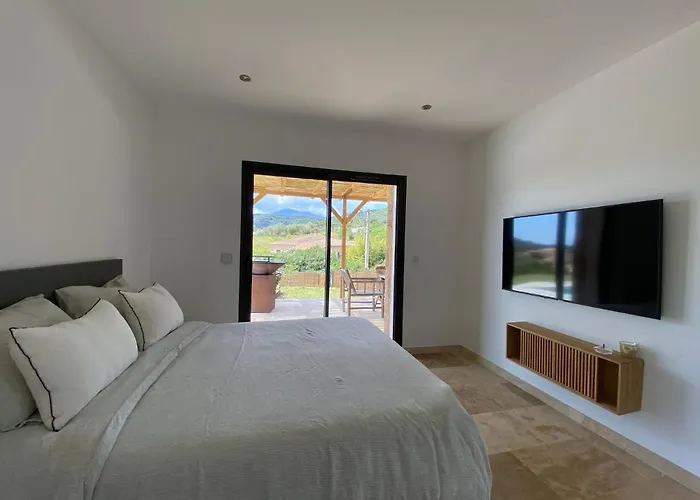 De Charme Avec Piscine A Ajaccio Alata