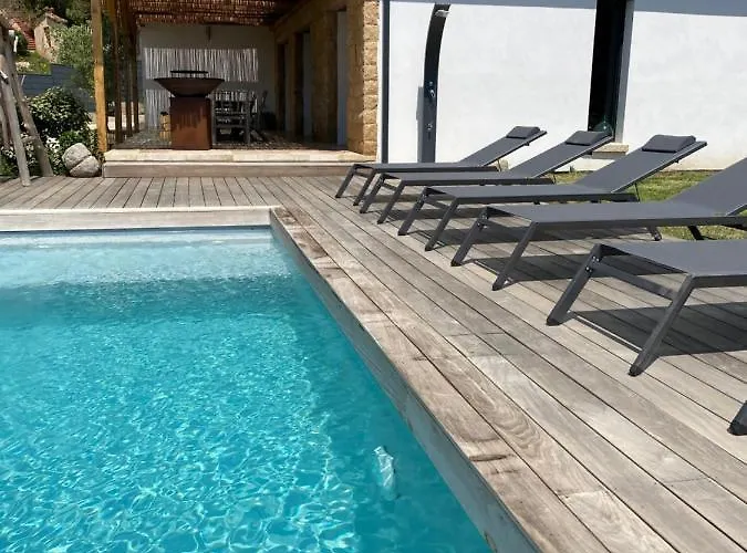 De Charme Avec Piscine A Ajaccio Alata